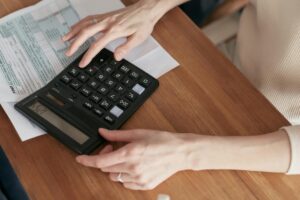 Reducir costes fijos en temporada baja - Asesoría para Autónomos en Madrid - Taxa Asesores