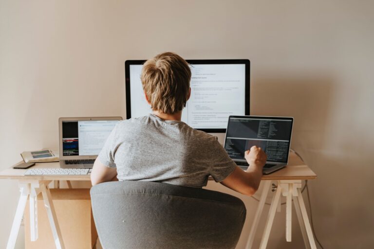 Consejos para autónomos que trabajan desde casa- Asesoría para Autónomos en Madrid - Taxa Asesores
